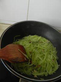 家常菜清炒莴笋丝
