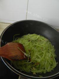家常菜清炒莴笋丝