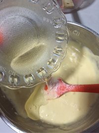自制无水蜂蜜小蛋糕做法图解5)