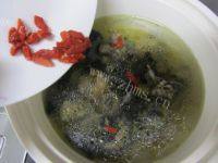 滋补的天麻炖乌鸡