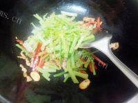 家常菜芹菜肉丝做法图解8)