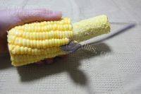 可口的胡萝卜玉米饼做法图解5)