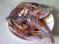 #爱美食#砂锅焖鱼头的做法图解二