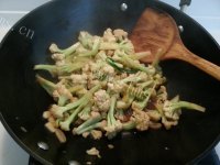 家常菜素炒菜花做法图解4)