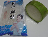 美味的萝卜粉丝汤做法图解1)