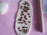 色香味俱全的葡萄干吐司做法图解4)