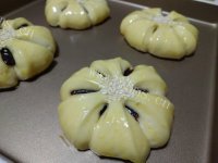 自制红豆面包做法图解13)
