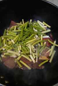 家常菜蒜薹炒腊肉