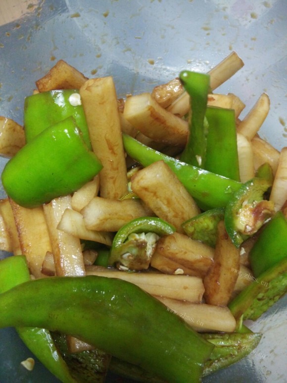 清淡的腌萝卜条