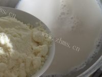 清爽的香浓奶味冰淇淋做法图解2)