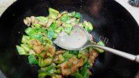 DIY美食-青椒回锅肉片做法图解7)