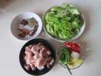 家常菜苦瓜烧肉做法图解1)