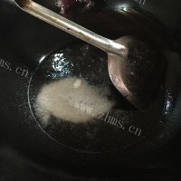 家常菜红烧猪血做法图解3)