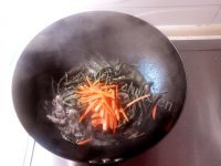 家常菜干豆角炒肉做法图解6)