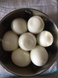 美味的五香卤蛋做法图解2)