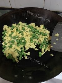 老干妈腊肠炒饭做法图解6)
