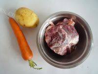 土豆炖牛肉做法图解1)