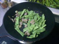 美味的豆角炖肉做法图解3)