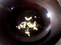 私房美食香肠烩卷心菜做法图解2)
