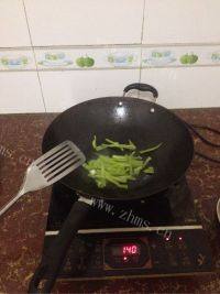 家常菜青椒土豆丝做法图解3)