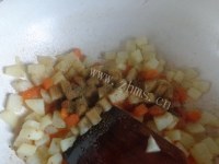 家常菜孜然土豆丁做法图解8)