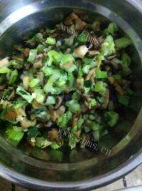自制芹菜肉饺子做法图解6)
