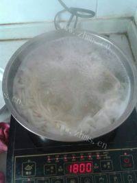美味的榨菜肉丝面做法图解12)