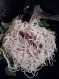 美味的黄瓜鸡蛋炒面做法图解10)
