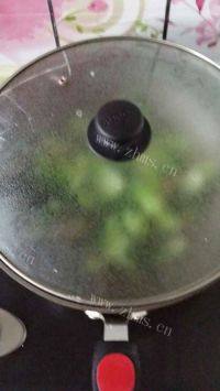 家常菜青菜炒香菇做法图解6)
