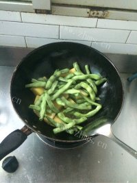 好吃的豆角炖土豆做法图解5)