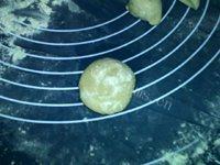 自制饺子皮做法图解9)