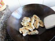 自己做的生煎饺子做法图解7)