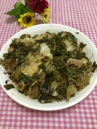 美味的家乡咸菜蒸鱼做法图解4)
