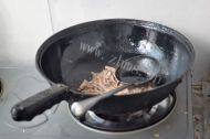 「DIY美食」蒜薹炒肉做法图解5)