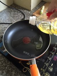 自制土豆蛋饼做法图解5)