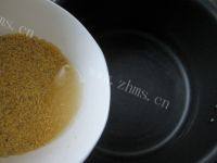 外婆教我做红枣小米粥做法图解3)