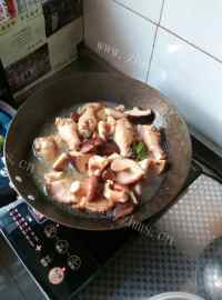 色味俱佳的黄焖鸡做法图解6)