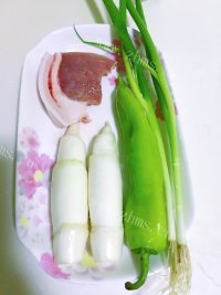 好吃的茭白炒肉做法图解1)