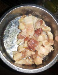 家常菜肉片炒菜花做法图解1)