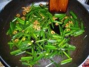 韭菜花炒蛋做法图解7)