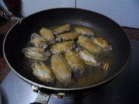 色味俱佳的菠萝鸡翅做法图解7)
