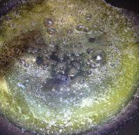 自制蔓越莓花生牛轧糖做法图解4)