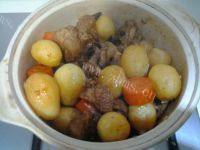 土豆牛肉做法图解8)