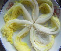 自制大白菜蒸粉丝做法图解4)