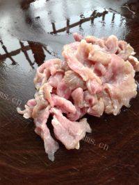家常菜豆角炒瘦肉做法图解2)