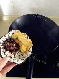 美味的冷吃兔做法图解2)