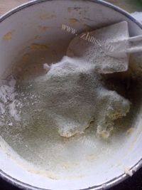诱人的抹茶杏仁饼干做法图解4)