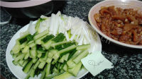 美味的简易版京酱肉丝做法图解2)