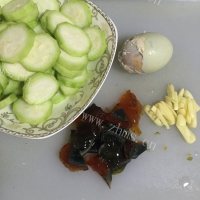 美味的上汤丝瓜做法图解2)