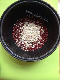 易做的红豆薏米粥做法图解2)